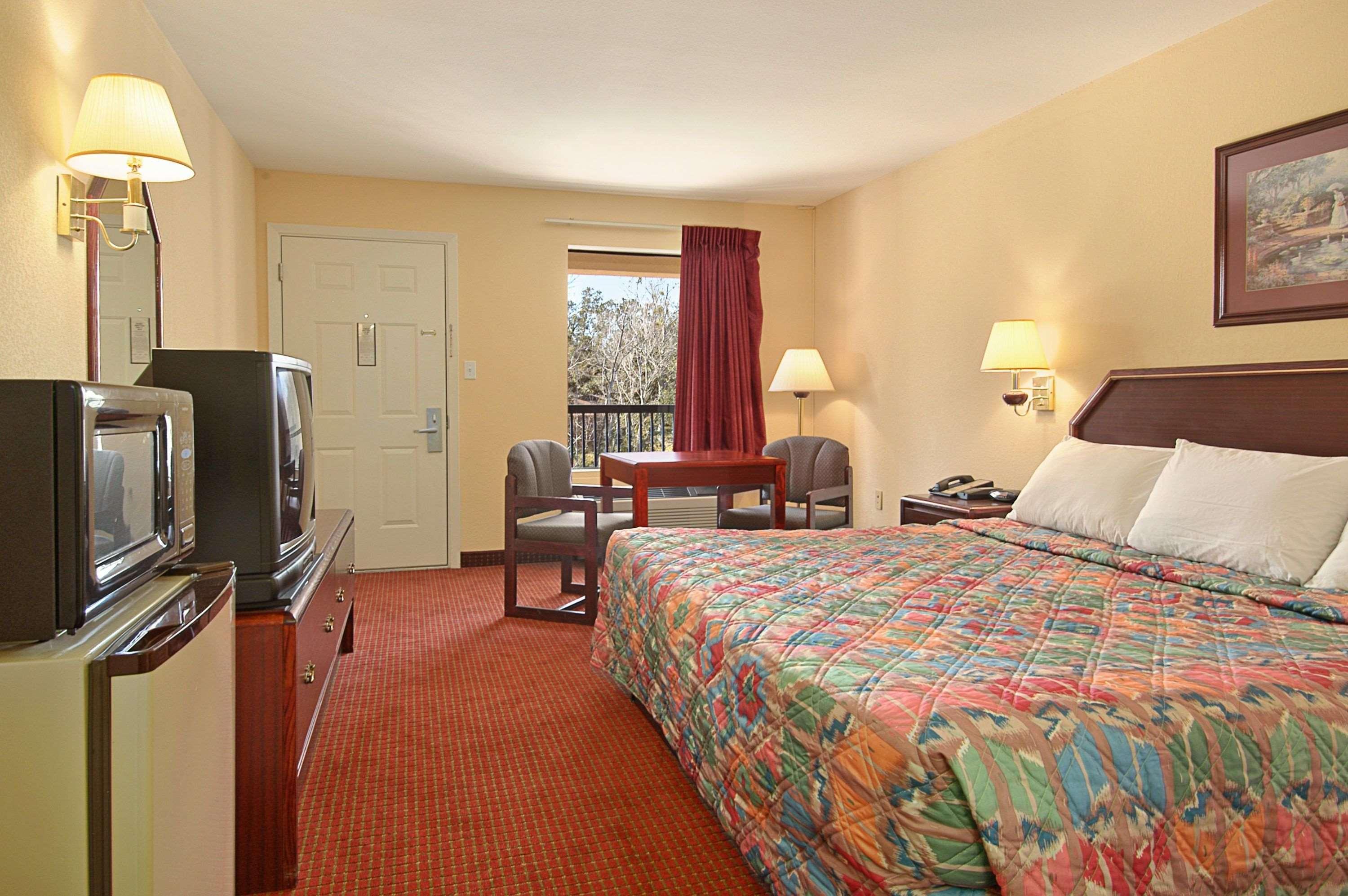 Days Inn By Wyndham Ocean Springs Esterno foto