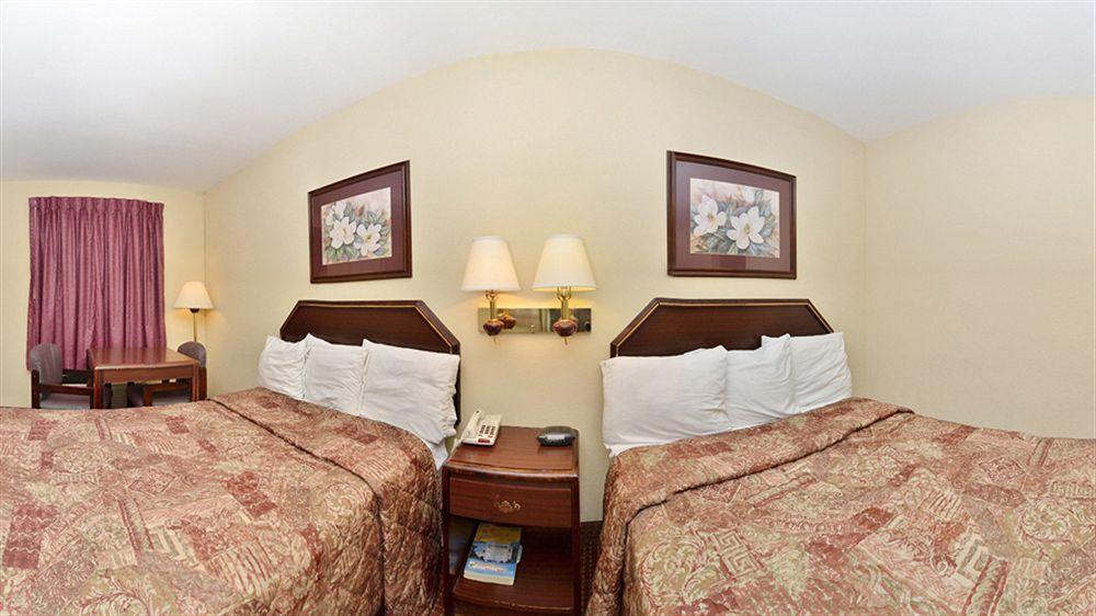 Days Inn By Wyndham Ocean Springs Esterno foto